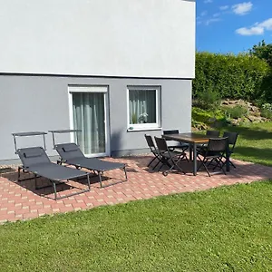  Apartment Lug In's Land